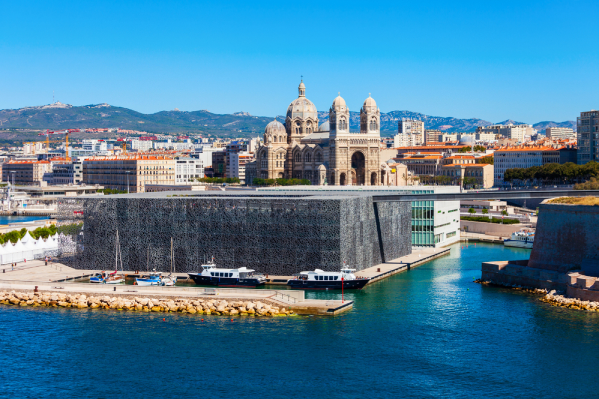  Loi Pinel Marseille 2023 – Vue sur le Mucem et la cathédrale de la Major 